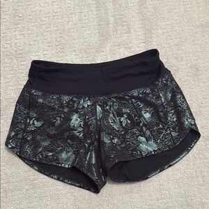 Lululemon Speed Up Mid-Rise Lined Short 4"